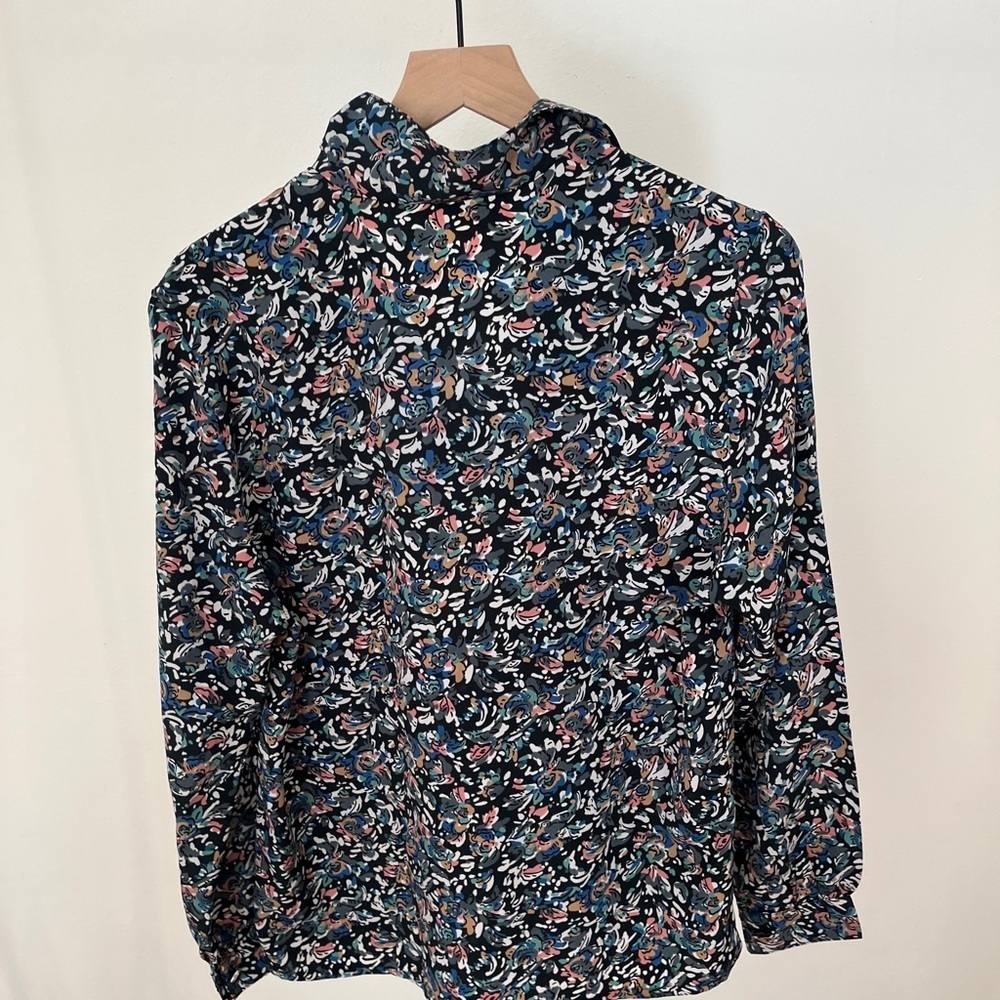 Vintage Floral Long Sleeve Blouse with button details - Picture 4 of 4